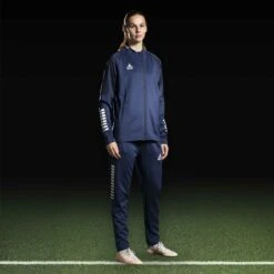 SELECT Monaco Zip Jacket 28 SELECT Monaco Zip Jacket -Pro Sport Verkauf 12256006 610118 navy white 610110 navy white Zip jacket pants Regular Fit Monaco v24 football model