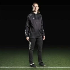 SELECT Monaco Zip Hoodie 35 SELECT Monaco Zip Hoodie -Pro Sport Verkauf 12256291 630077 black white 610110 black white Zip hoodie pants Regular Fit Monaco v24 football model2