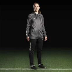 SELECT Monaco Zip Hoodie 29 SELECT Monaco Zip Hoodie -Pro Sport Verkauf 12256292 630077 grey white 610110 black white Zip hoodie pants Regular Fit Monaco v24 football model