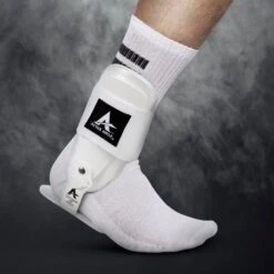SELECT Active Ankle Support 7 SELECT Active Ankle Support -Pro Sport Verkauf 8582952 700062 white Active Ankle T2 on foot model