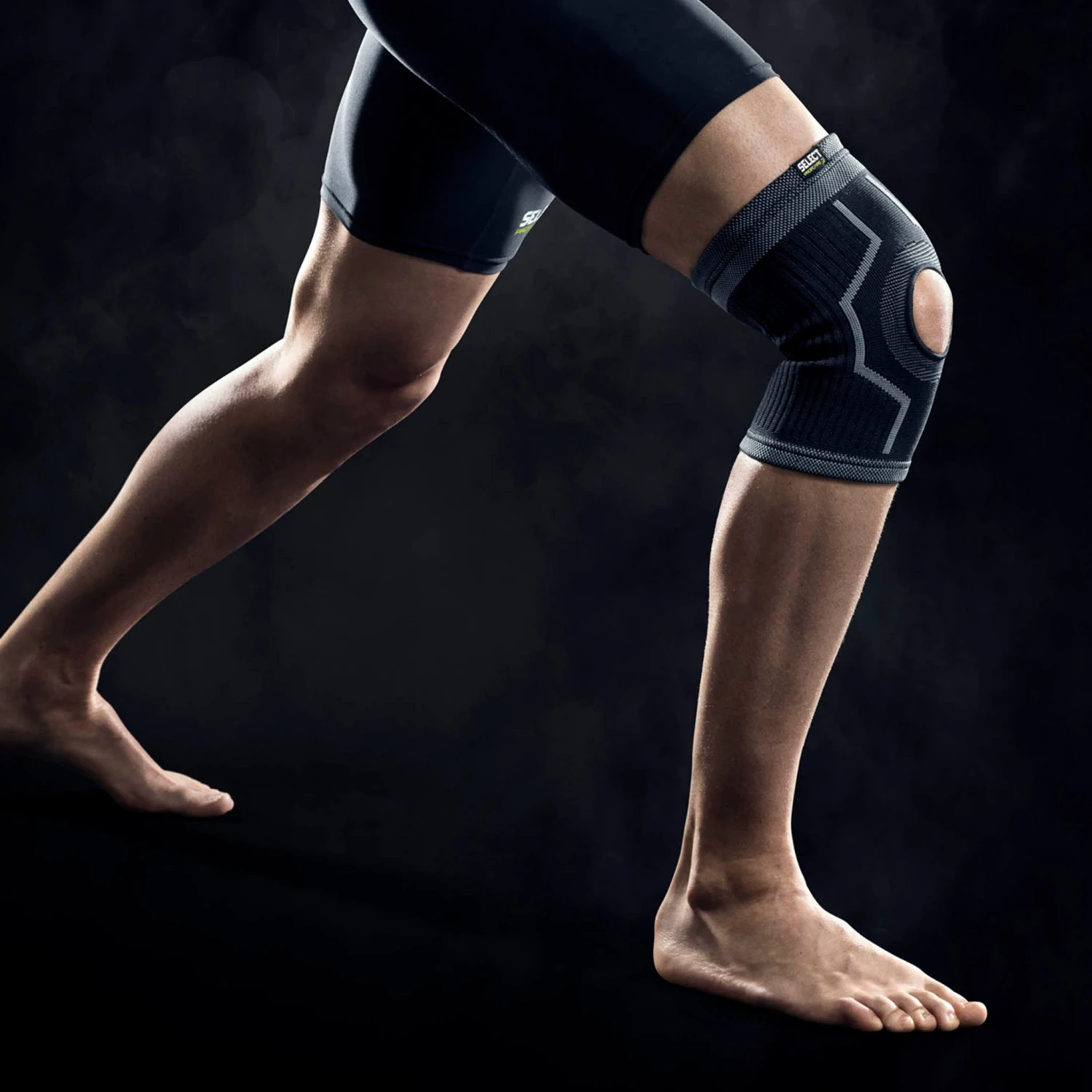 SELECT Knee Support With Hole